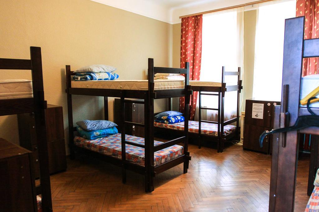 Hollywood Home Hostel Lviv Bilik gambar