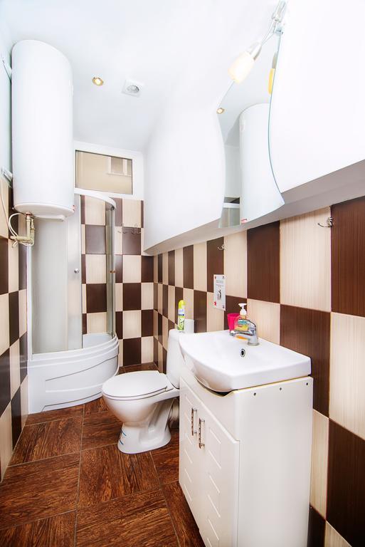 Hollywood Home Hostel Lviv Bilik gambar