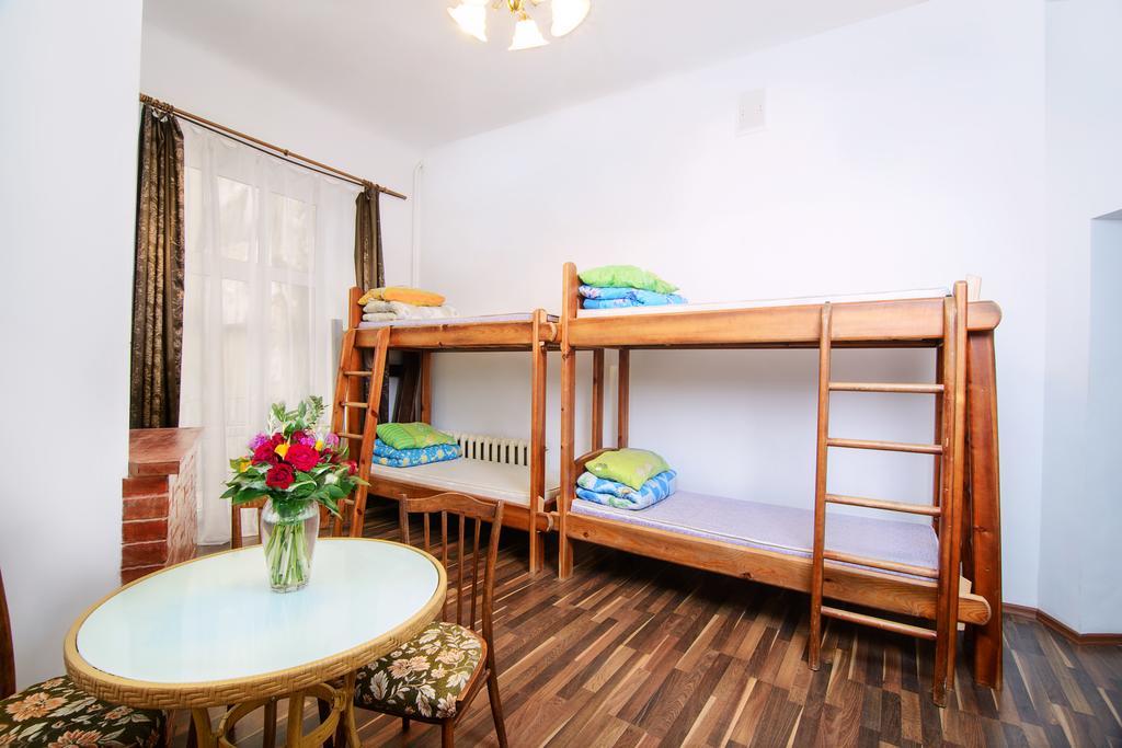Hollywood Home Hostel Lviv Bilik gambar
