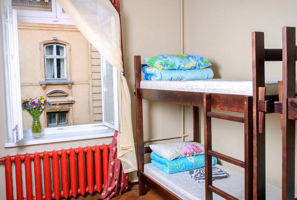 Hollywood Home Hostel Lviv Bilik gambar